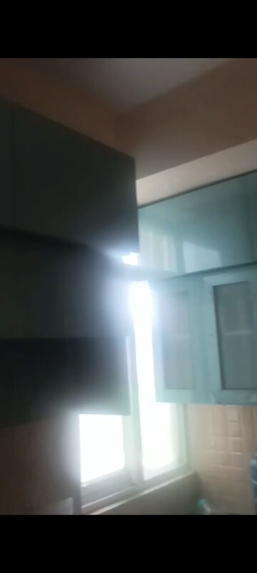 Room in 2 BHK Apartment at Amrapali Dream Valley, Tech Zone 4 Greater Noida – for Rent