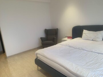 Bedroom in 6+ BHK Apartment at Prabhadevi – for Sale