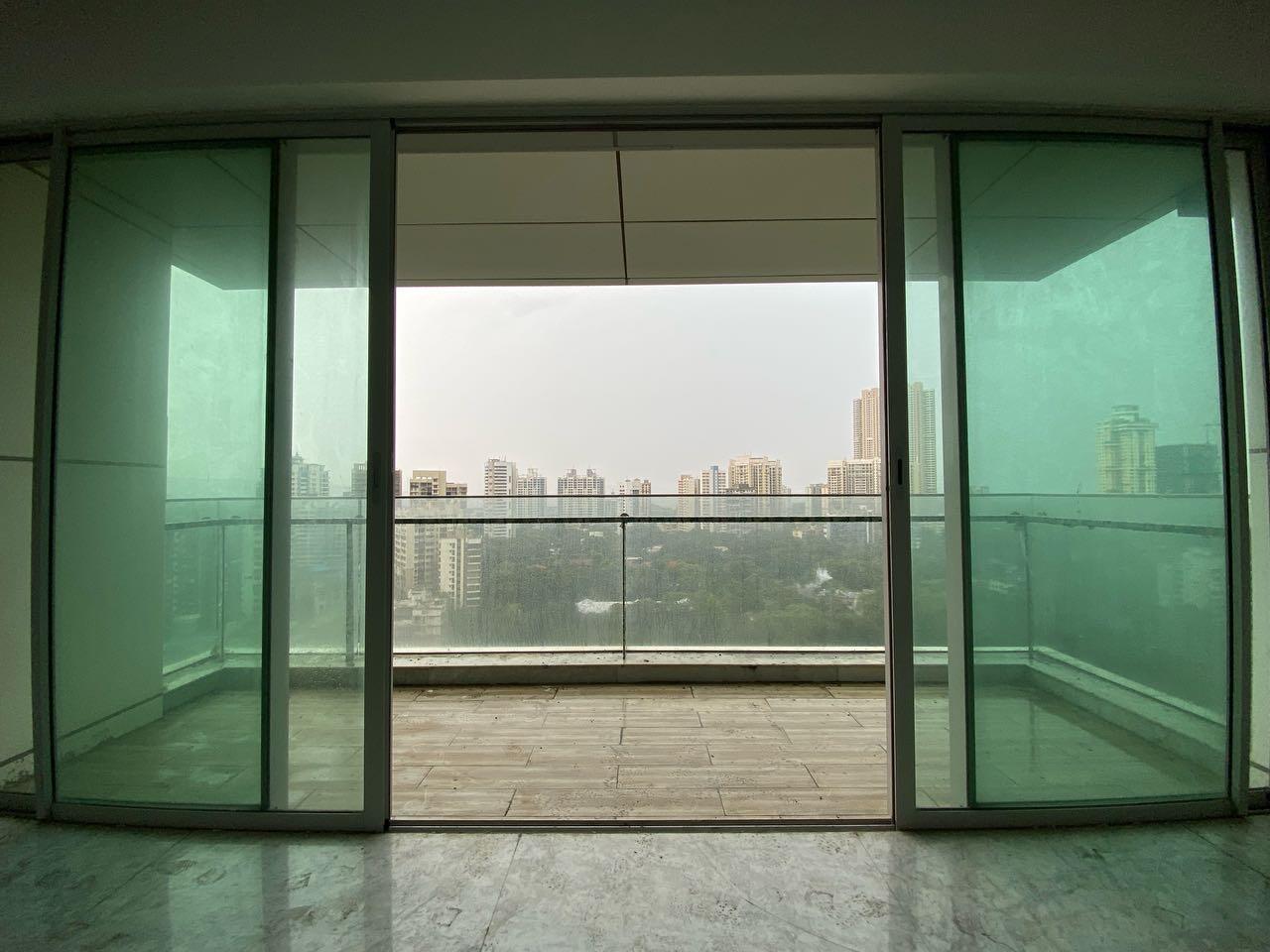 5 BHK + Pooja Room,Servant Room Apartment For Sale in Kalpataru Avana