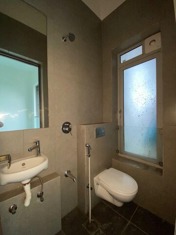 Bathroom in 5 BHK Apartment at Kalpataru Avana, Parel – for Sale