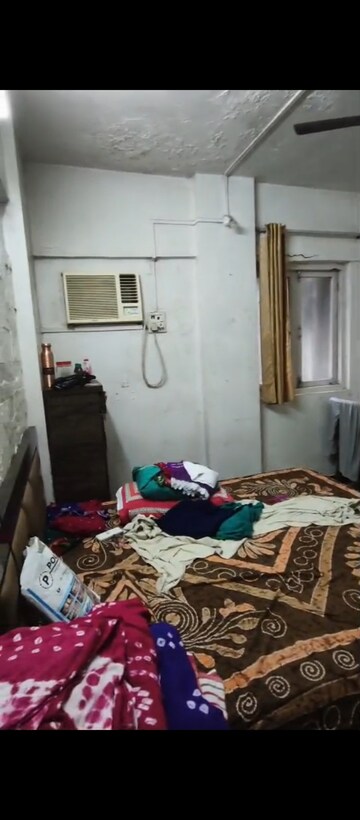 Bedroom in 1.5 BHK Apartment at Mazgaon – for Rent