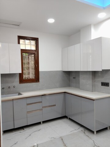 Kitchen in 1 BHK Builder Floor at Divya Kunj, Niti Khand – for Rent