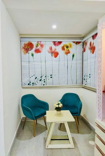 Furnished Amenities in 3 BHK Apartment at Parsvnath Majestic Floors, Vaibhav Khand – for Rent