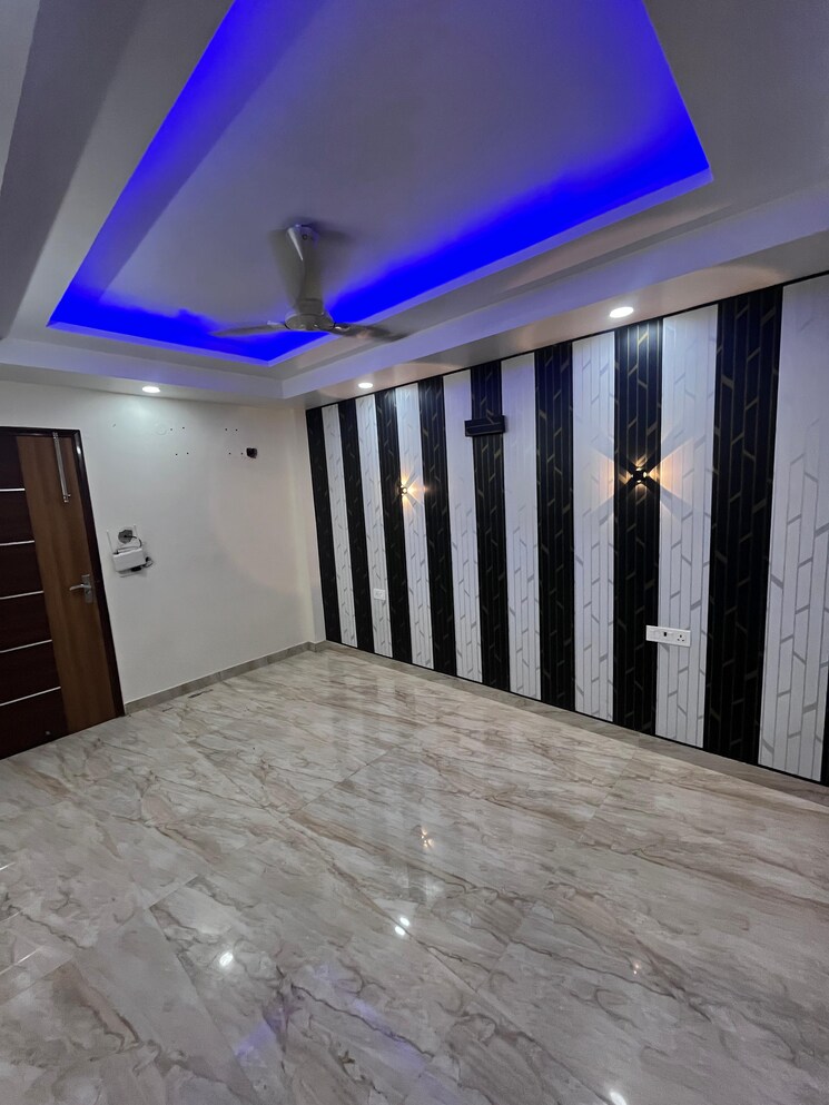 Bedroom, navbharat-apartments 3 Bedroom 950 Sq.Ft. Apartment In Paschim Vihar Delhi 9090158