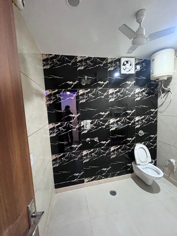 Furnished Amenities in 3 BHK Apartment at Navbharat Apartments, Paschim Vihar – for Rent