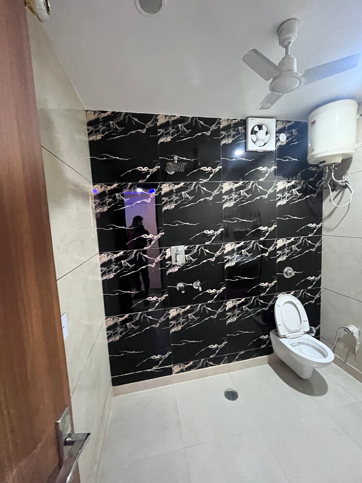 undefined, navbharat-apartments 3 Bedroom 950 Sq.Ft. Apartment In Paschim Vihar Delhi 9090158