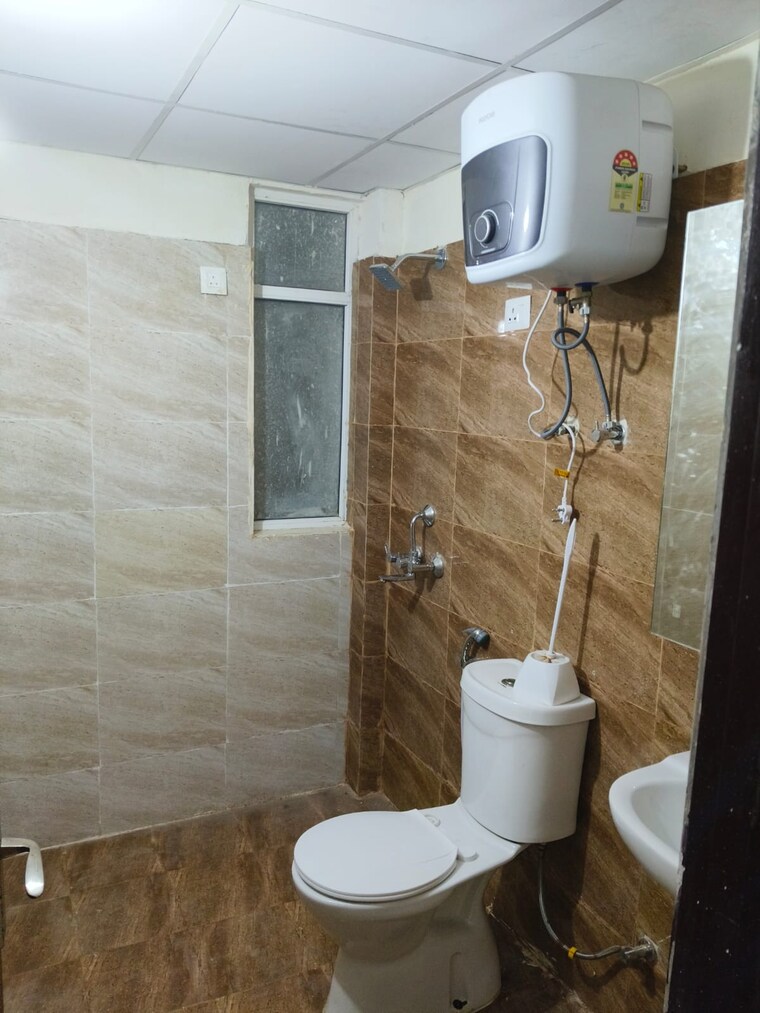 Attached Bathroom, prateek-grand-city 3 Bedroom 1585 Sq.Ft. Apartment In Siddharth Vihar Ghaziabad 9090048
