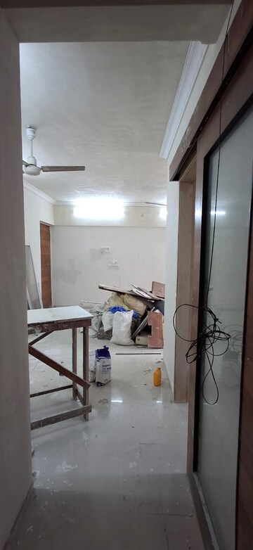 Room in 2 BHK Apartment at Dheeraj Ganga, Malad West – for Rent
