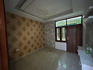 Parking in 3 BHK Builder Floor at Krystal Homes, Sector 1 Greater Noida – for Rent