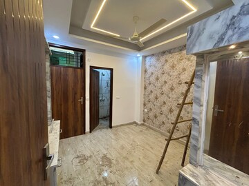 Bedroom in 3 BHK Builder Floor at Krystal Homes, Sector 1 Greater Noida – for Rent
