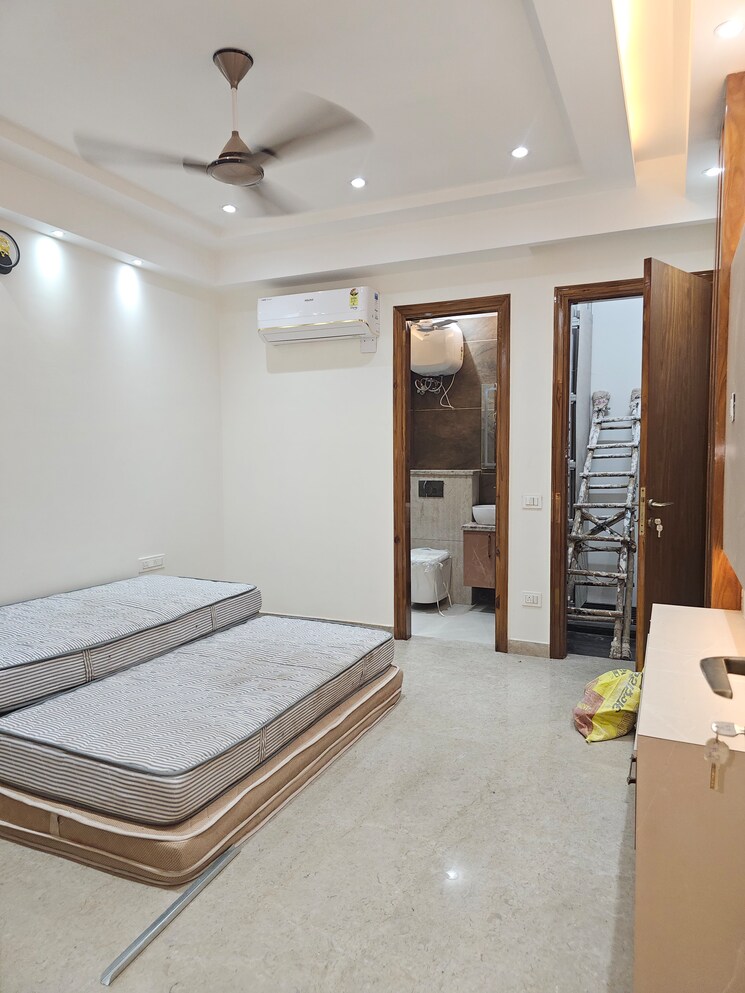 undefined, sector 19 dwarka 4 Bedroom 2250 Sq.Ft. Builder Floor In Sector 19 Dwarka Delhi 9090070