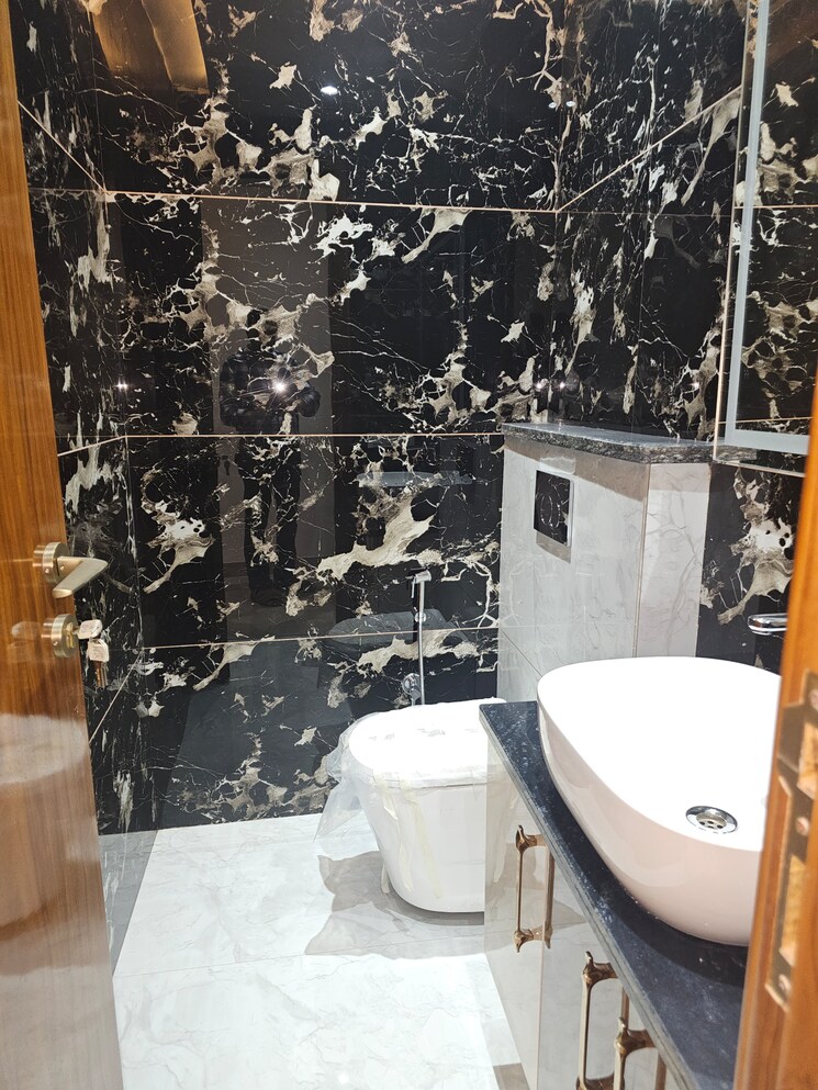 Team Area, sector 19 dwarka 4 Bedroom 2250 Sq.Ft. Builder Floor In Sector 19 Dwarka Delhi 9090070