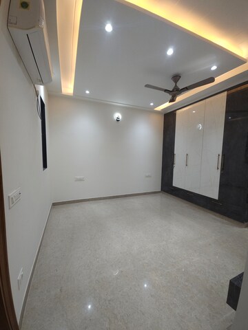 Furnished Amenities in 4 BHK Builder Floor at Sector 19 Dwarka – for Sale