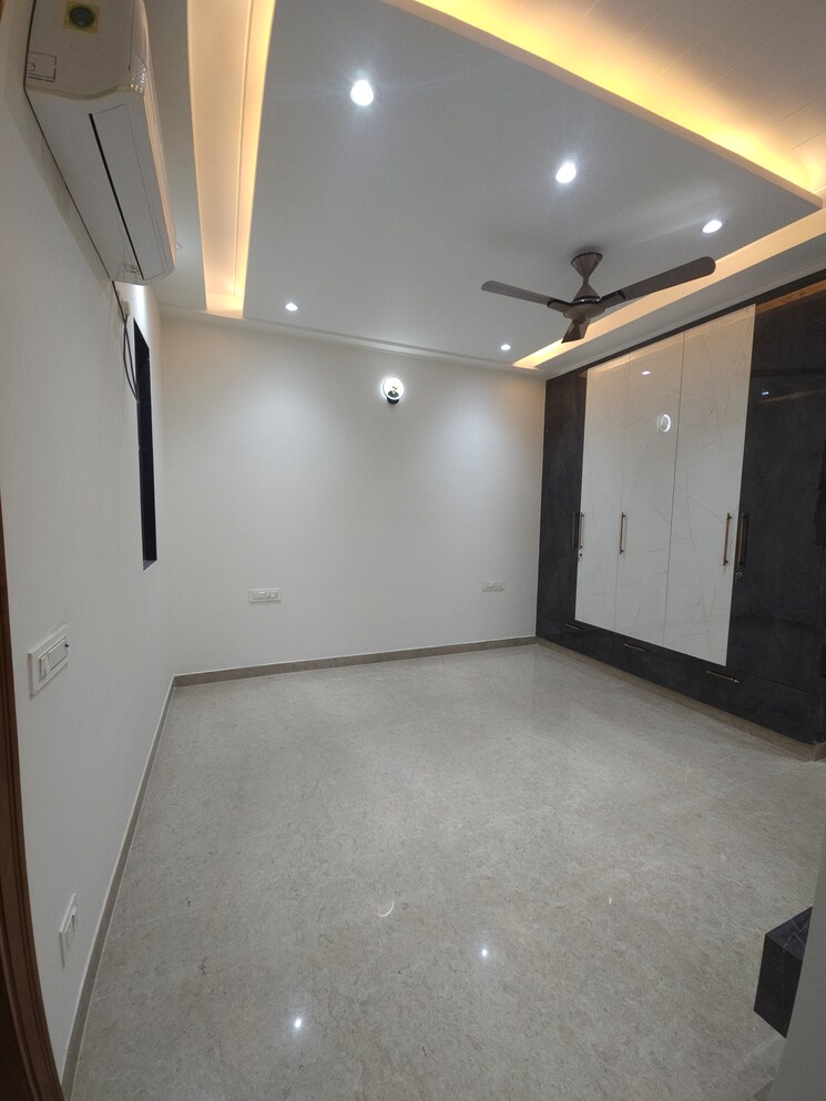 undefined, sector 19 dwarka 4 Bedroom 2250 Sq.Ft. Builder Floor In Sector 19 Dwarka Delhi 9090070