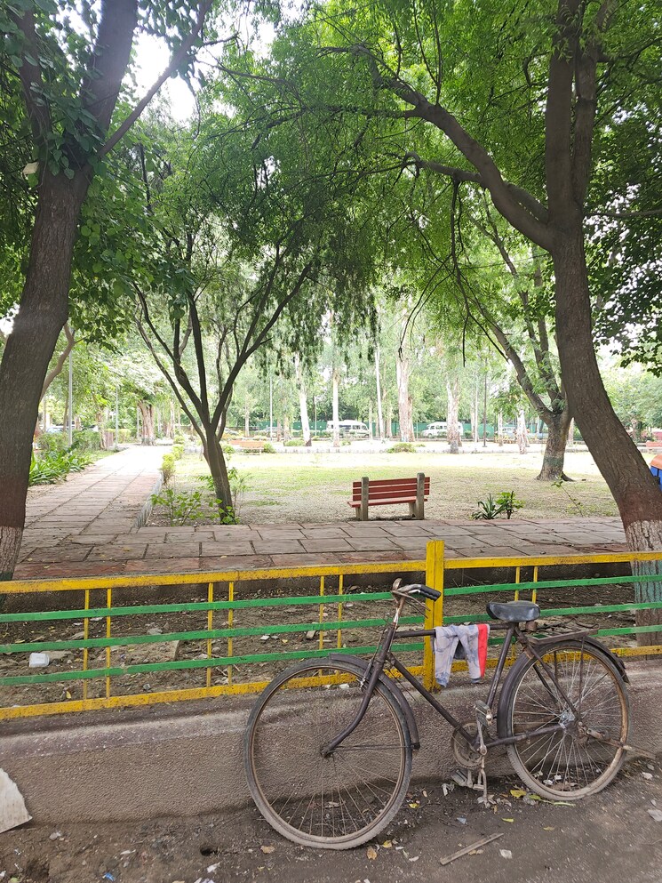 Balcony, sector 19 dwarka 4 Bedroom 2250 Sq.Ft. Builder Floor In Sector 19 Dwarka Delhi 9090070