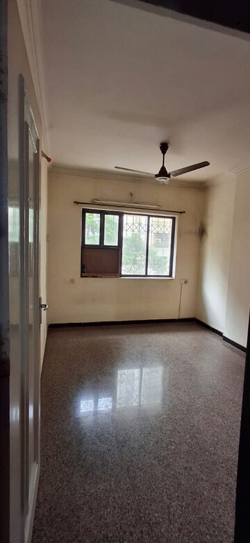 Room in 2 BHK Apartment at Dheeraj Ganga, Malad West – for Rent