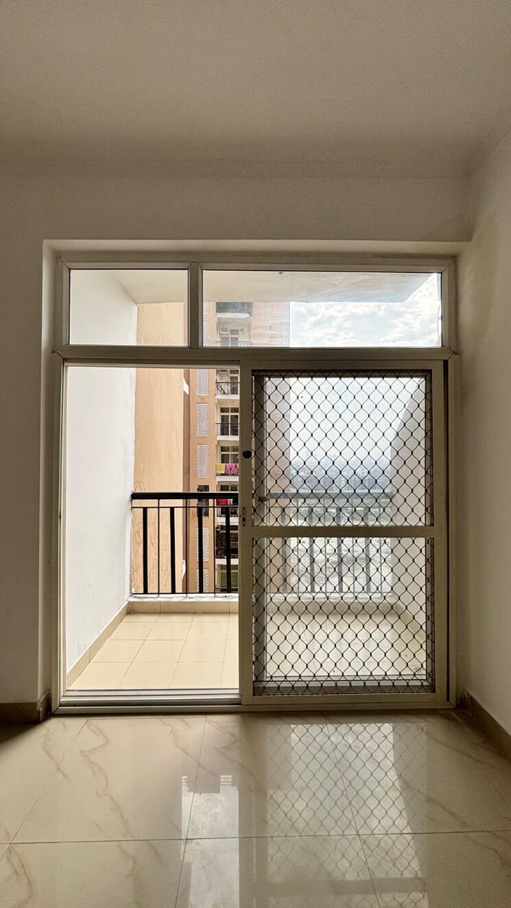 Room, express-zenith 2 Bedroom 608 Sq.Ft. Apartment In Sector 77 Noida 9090084