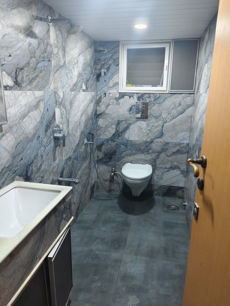 Bathroom, byculla west 1 Bedroom 550 Sq.Ft. Apartment In Byculla West Mumbai 9090107