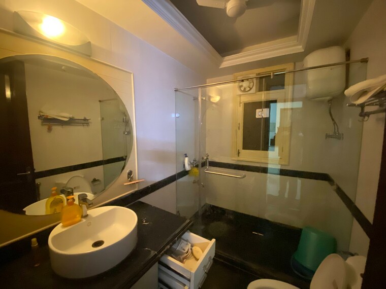 Team Area, greater kailash ii 5 Bedroom 700 Sq.Yd. Builder Floor In Greater Kailash ii Delhi 9090105