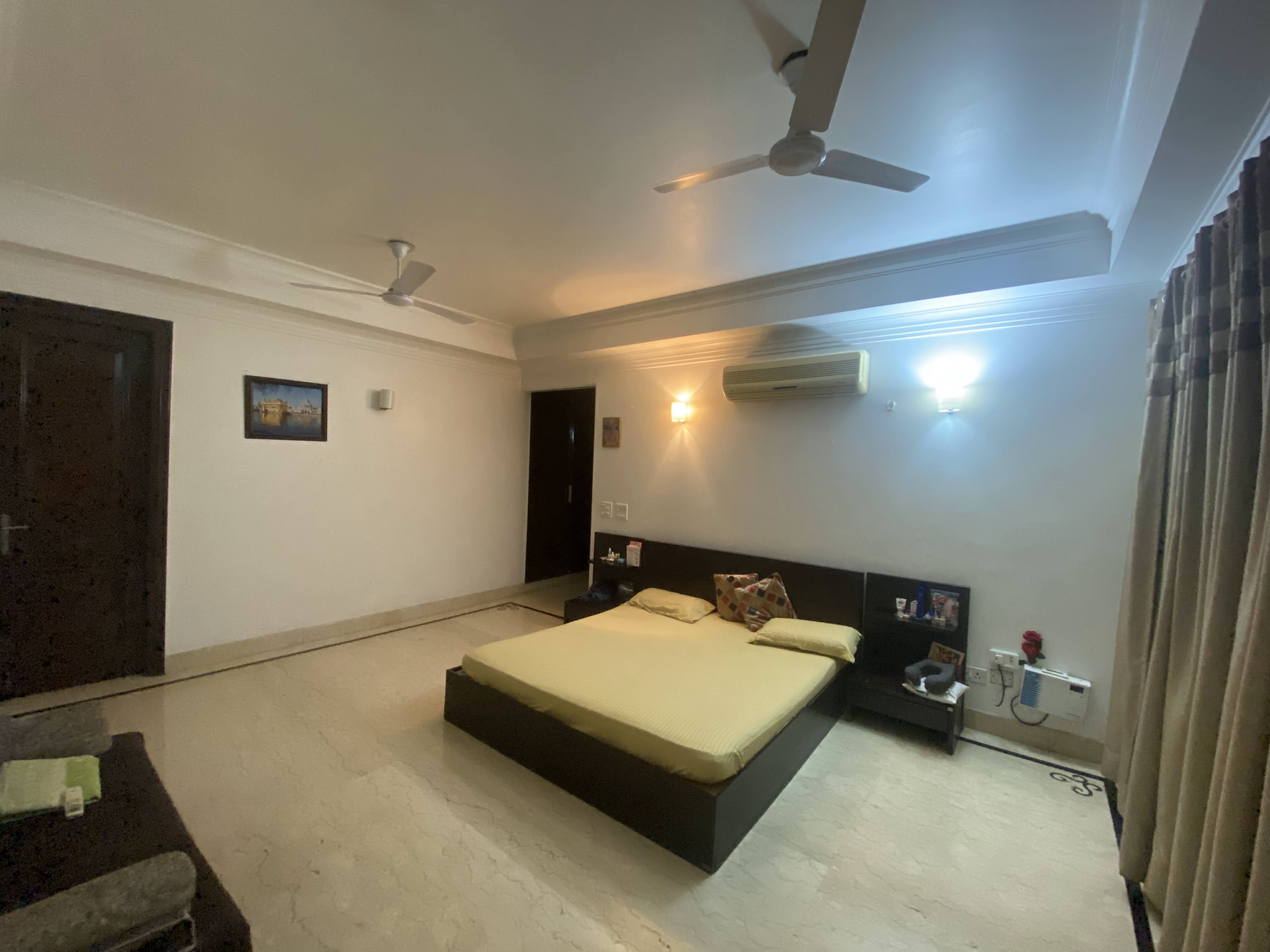 5 BHK + Servant Room,Extra Room Builder Floor For Sale in Home Hunter 