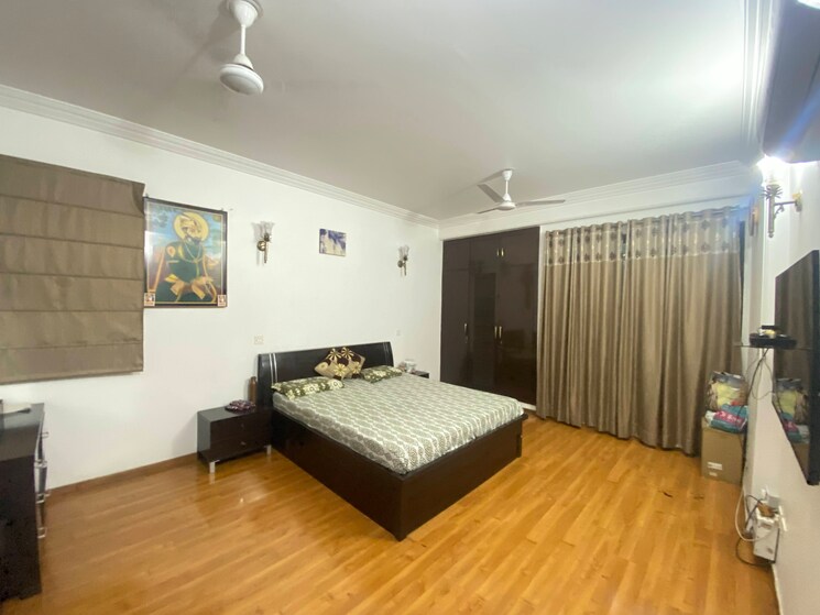 Bedroom, greater kailash ii 5 Bedroom 700 Sq.Yd. Builder Floor In Greater Kailash ii Delhi 9090105