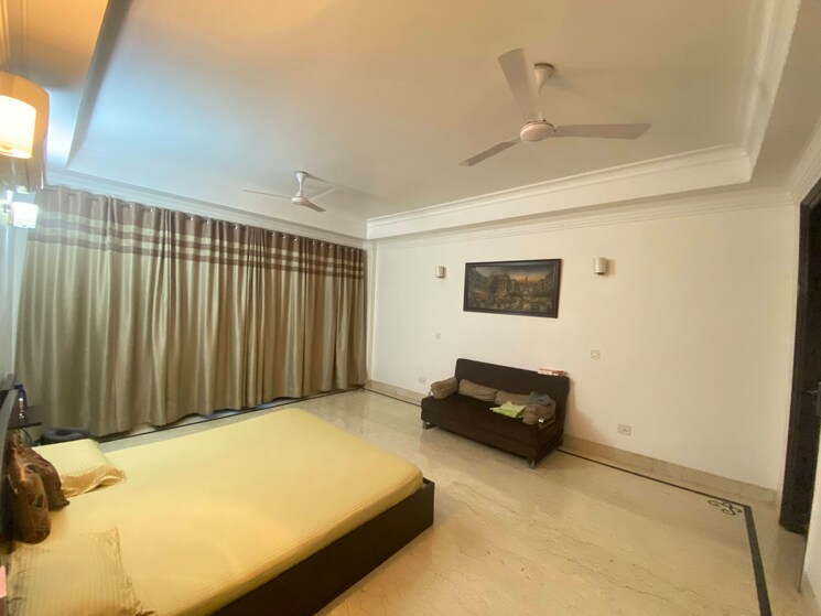 Bedroom, greater kailash ii 5 Bedroom 700 Sq.Yd. Builder Floor In Greater Kailash ii Delhi 9090105