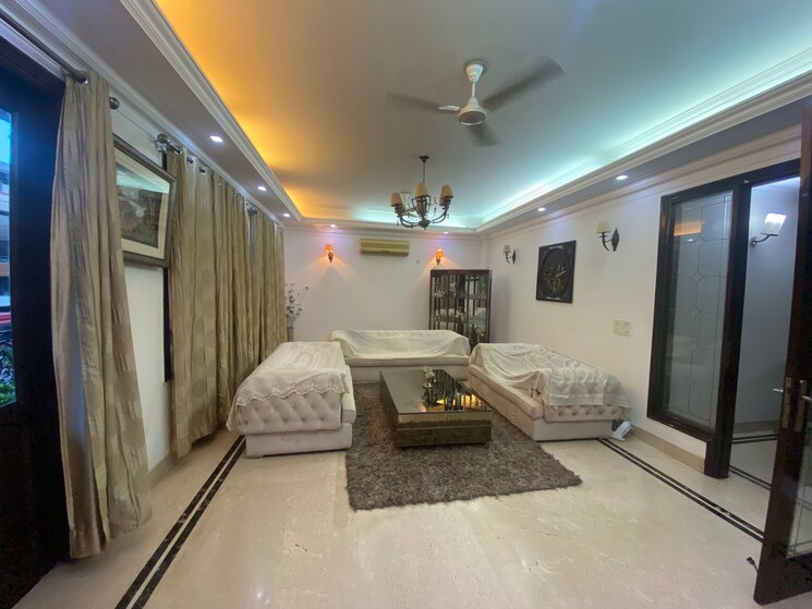 Living Room, greater kailash ii 5 Bedroom 700 Sq.Yd. Builder Floor In Greater Kailash ii Delhi 9090105