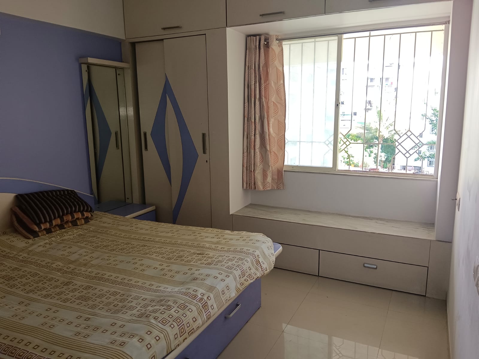 2 BHK + Servant Room 1000 Sq.Ft. Apartment in Ambiience Antilia