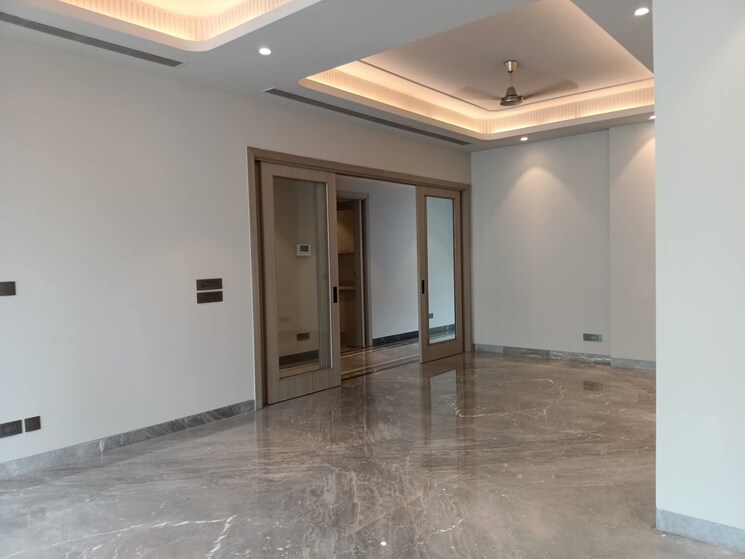 Room, greater kailash i 4 Bedroom 500 Sq.Yd. Builder Floor In Greater Kailash I Delhi 9090121