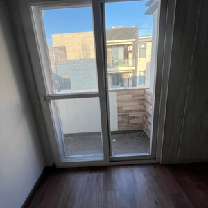 Room in 3 BHK Builder Floor at Cameron Courts, Sector 44 – for Sale