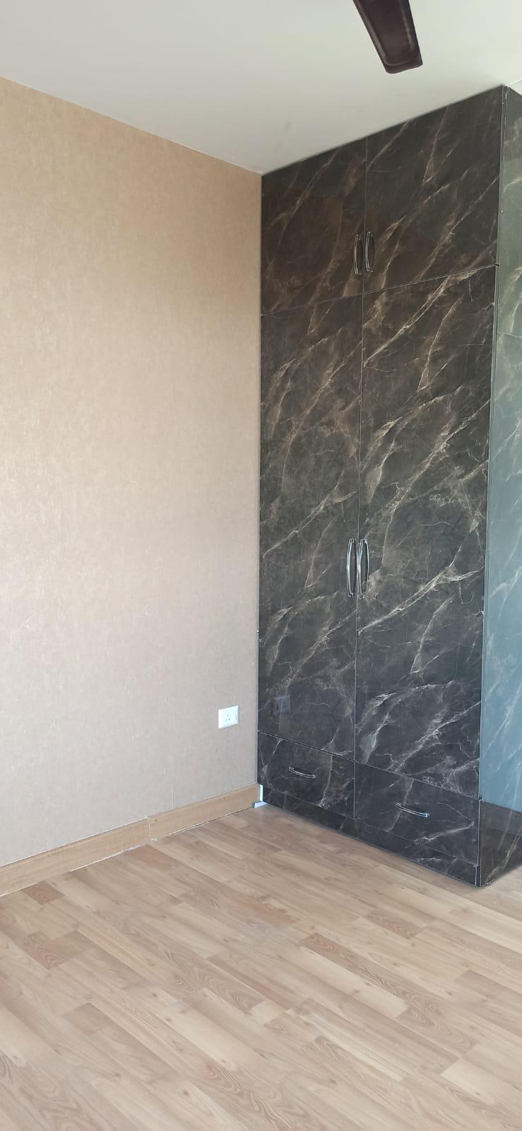 3 BHK Apartment For Sale in Lavender Floors