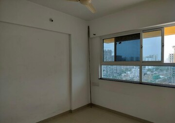 Room in 4 BHK Apartment at Somani Dream Home, Punawale – for Rent