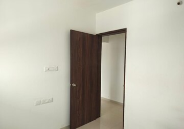 Room in 4 BHK Apartment at Somani Dream Home, Punawale – for Rent