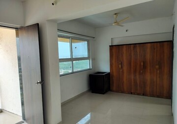 Room in 4 BHK Apartment at Somani Dream Home, Punawale – for Rent