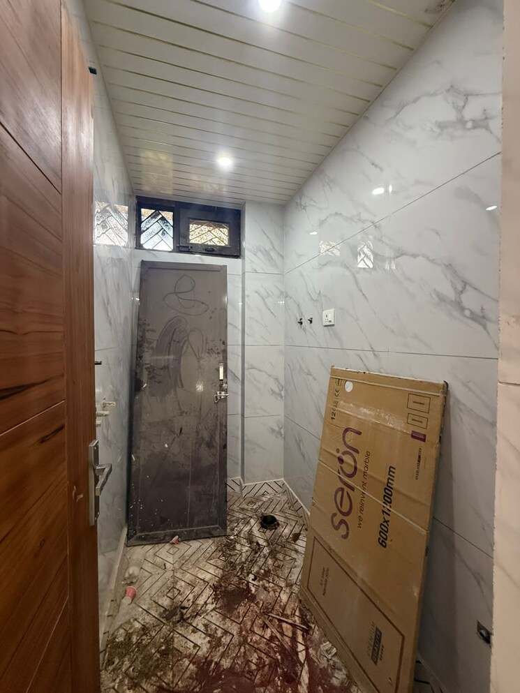 Bathroom, vaishali sector 9 2 Bedroom 1080 Sq.Ft. Builder Floor In Vaishali Sector 9 Ghaziabad 9090328