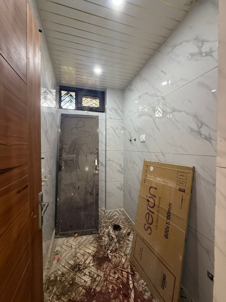 Bathroom, vaishali sector 9 2 Bedroom 1080 Sq.Ft. Builder Floor In Vaishali Sector 9 Ghaziabad 9090328