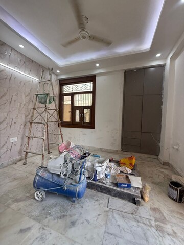 Room in 2 BHK Builder Floor at Vaishali Sector 9 – for Sale