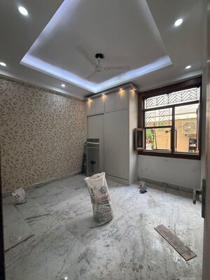 Room in 2 BHK Builder Floor at Vaishali Sector 9 – for Sale