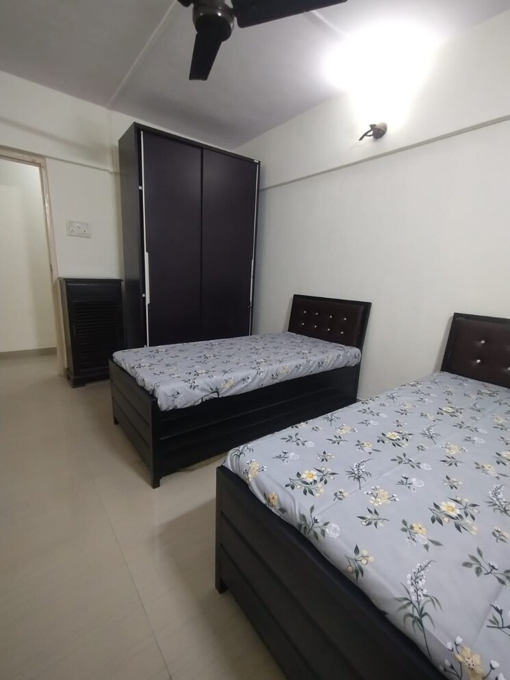 Bedroom, powai Pg For Boys & Girls In Powai 9090387