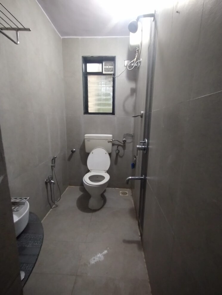 Bathroom, powai Pg For Boys & Girls In Powai 9090387