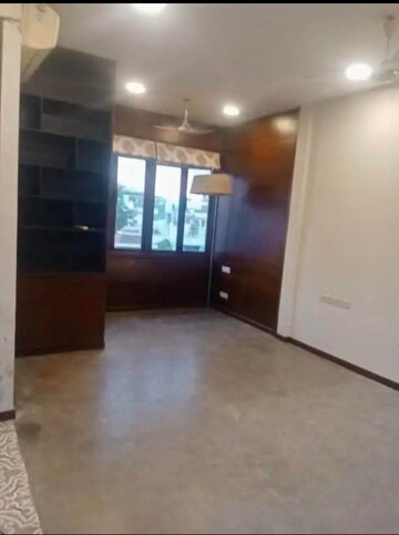Room in 1 BHK Builder Floor at Saket – for Rent