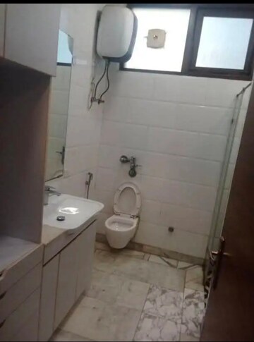Bathroom in 1 BHK Builder Floor at Saket – for Rent
