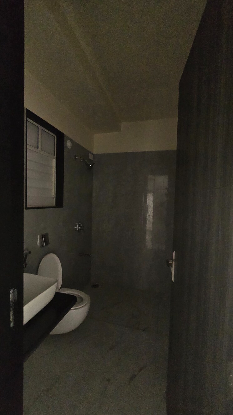 Bathroom, nyati-era 3 Bedroom 950 Sq.Ft. Apartment In Dhanori Pune 9090346