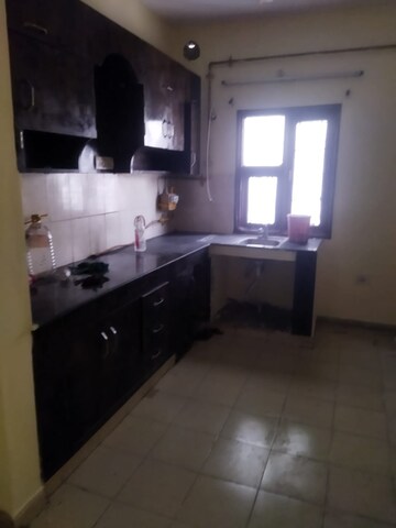 Kitchen in 3.5 BHK Apartment at Greenwood Apartment, Gomti Nagar – for Sale