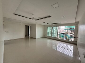 Room in 3 BHK Apartment at DLH Orchid, Andheri West – for Rent