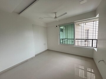 Room in 3 BHK Apartment at DLH Orchid, Andheri West – for Rent