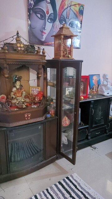 Furnished Amenities in 3.5 BHK Apartment at Amrapali Silicon City, Sector 76 – for Rent