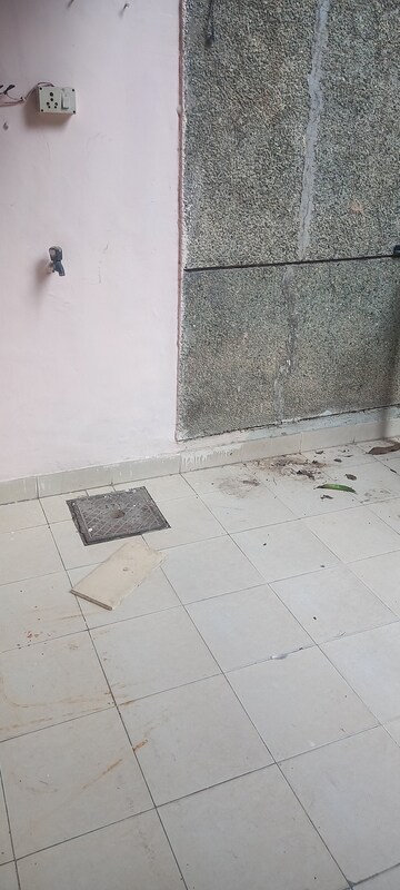 Bathroom in 1.5 BHK Apartment at Ip Extension – for Rent