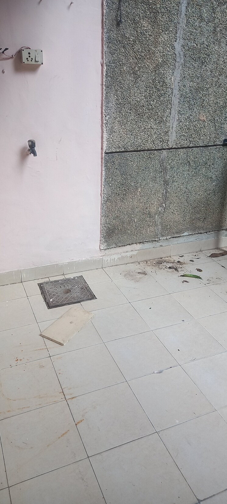 Bathroom, ip extension 1.5 Bedroom 750 Sq.Ft. Apartment In Ip Extension Delhi 9090400