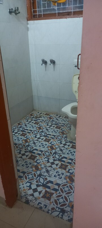Attached Bathroom in 1.5 BHK Apartment at Ip Extension – for Rent
